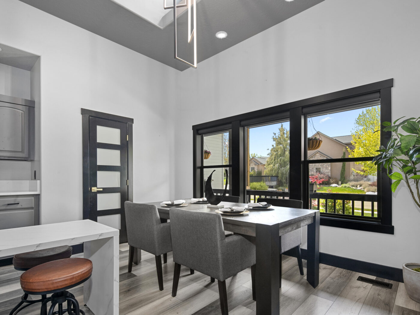 Treasure Valley Home Staging - Bear Claw Dining 2